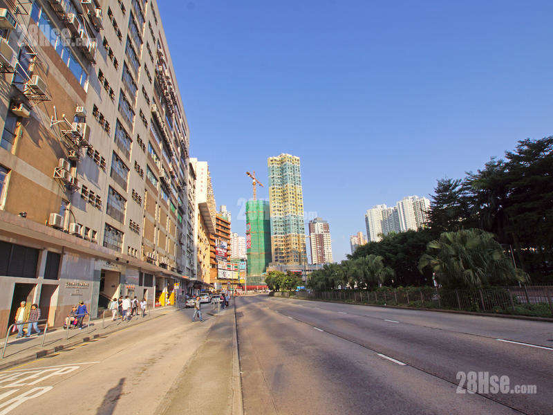 晓悦 附近街道 长沙湾道往九龙方向