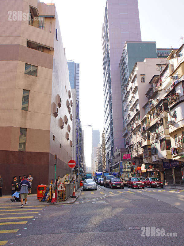 晓悦 附近街道 青山道车流量较多