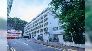 The Holborn 附近設施: 香港中國婦女會中, 位於太祥街 , 距離項目約 250米