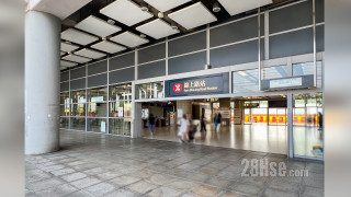 柏瓏II 交通配套: 錦上路港鐵站