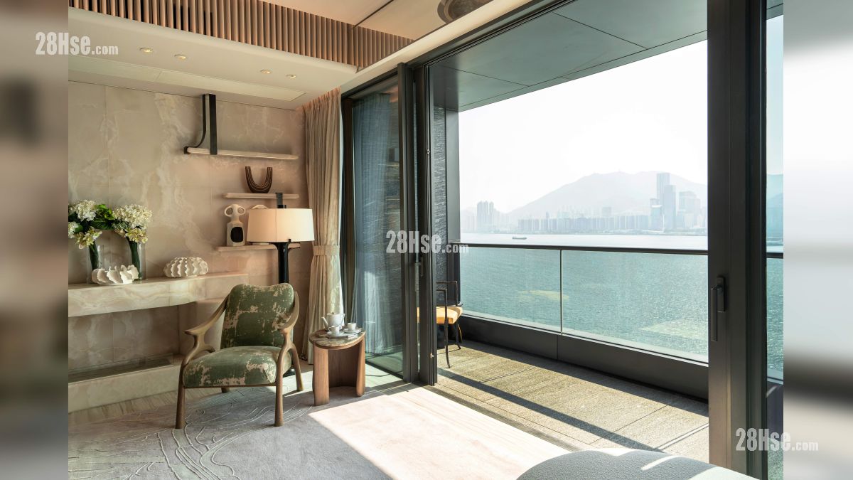 天玺海 1期 示范单位 客厅连接露台部分 (露台约 73 平方尺)