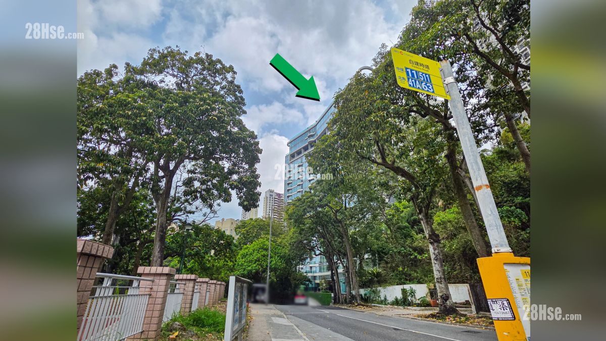 峻誉渣甸山 交通配套 项目 (绿色箭嘴部分) 外的大坑道设有城巴巴士站 (11,41A,511,63)