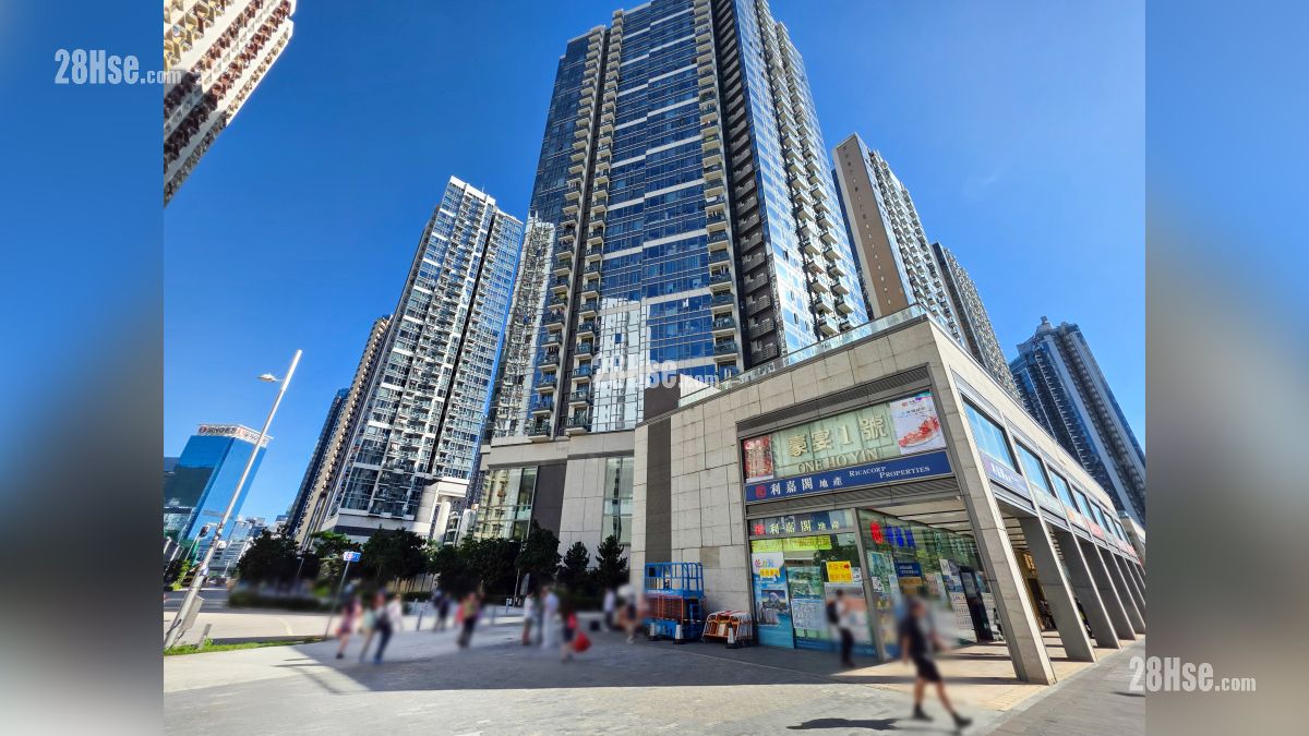 天璽天 2期 周邊大廈 項目附近的啟朗苑, 啟德1號