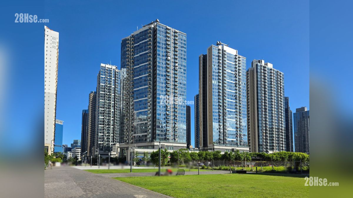 天璽天 2期 周邊大廈 項目附近的啟朗苑, 啟德1號