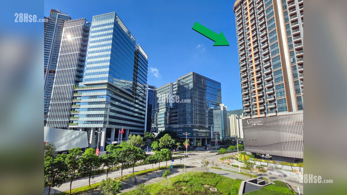 天璽天 2期 周邊大廈 項目 (綠色箭嘴部分) 對面設有啟德社區會堂, 工業貿易大樓 (圖片左方)