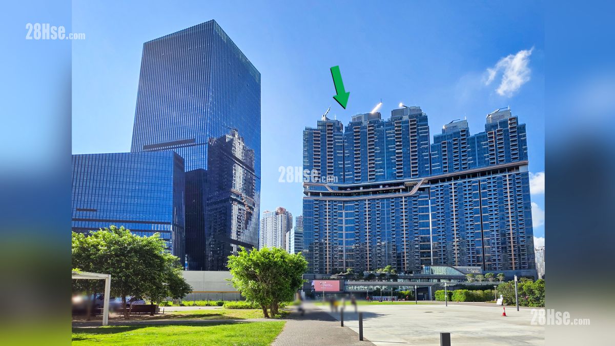 天璽天 2期 屋苑設施環境 從啟德車站廣場觀看項目 (綠色箭嘴部分)