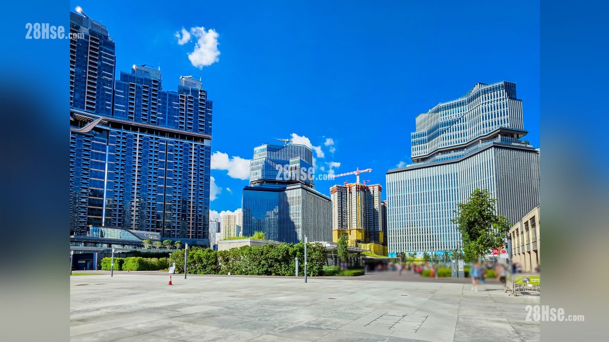 天璽天 2期 附近街道 項目外的啟德車站廣場