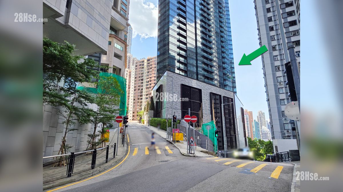 天御 2期 屋苑設施環境 項目 (綠色箭嘴部分) 外的西摩道與衛城道交界