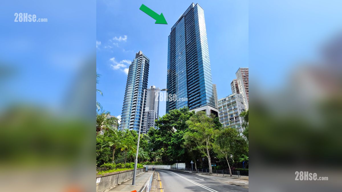 天御 2期 主題大廈 從堅道觀看項目 (綠色箭嘴部分)