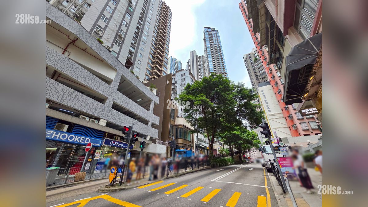 天御 2期 鄰近商場或食肆 堅道一帶設有食肆商舖