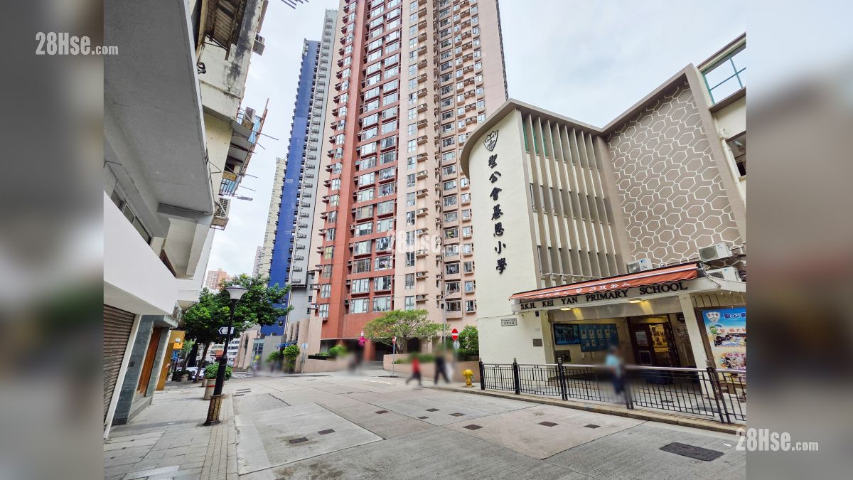 天御 2期 附近設施 聖公會基恩小學, 位於荷李活道, 距離項目約 400 米