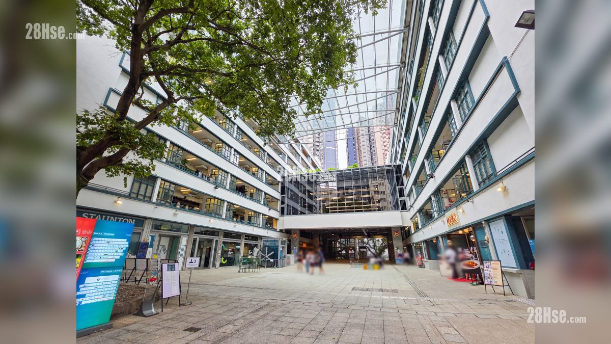 天御 2期 附近設施 元創方, 位於鴨巴甸街, 距離項目約 300 米