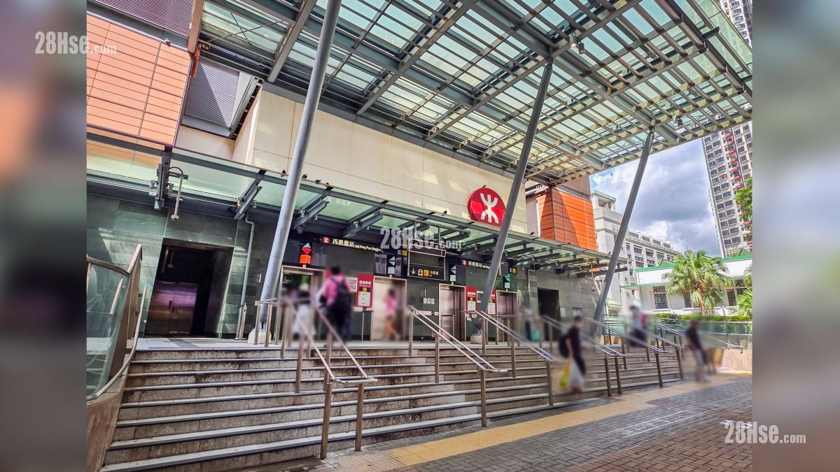 天御 2期 交通配套 西營盤港鐵 C 出口, 距離項目約 1 公里