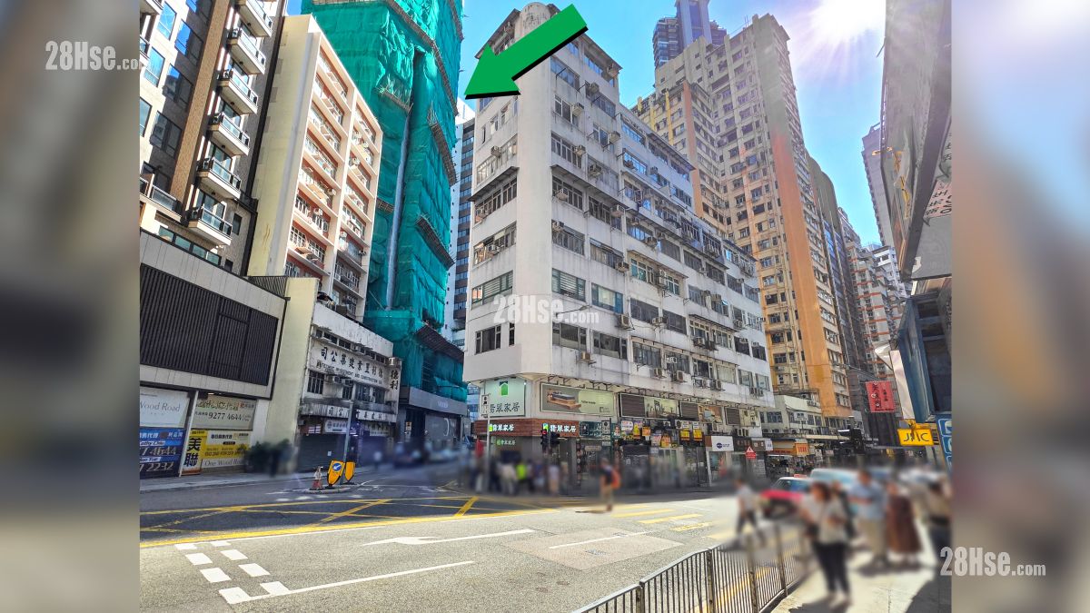 Woodis 周邊大廈 項目 (綠色箭嘴部分) 附近有較多單幢式大廈 (從灣仔道觀看 )