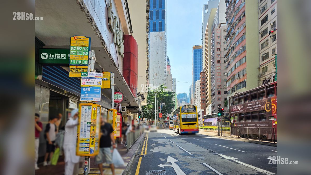 Woodis 交通配套 軒尼詩道一帶設有巴士站