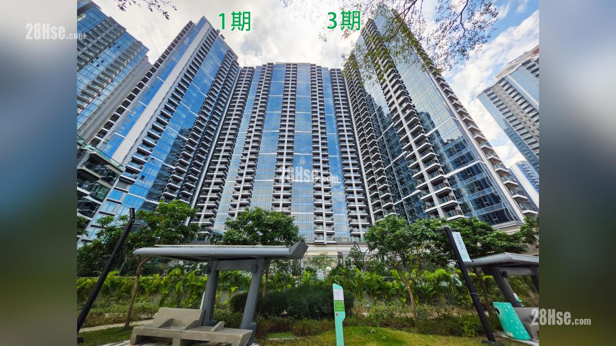 Double Coast III 屋苑其他期数 项目 1 期与 3 期位置 (从启德海滨长廊观看)