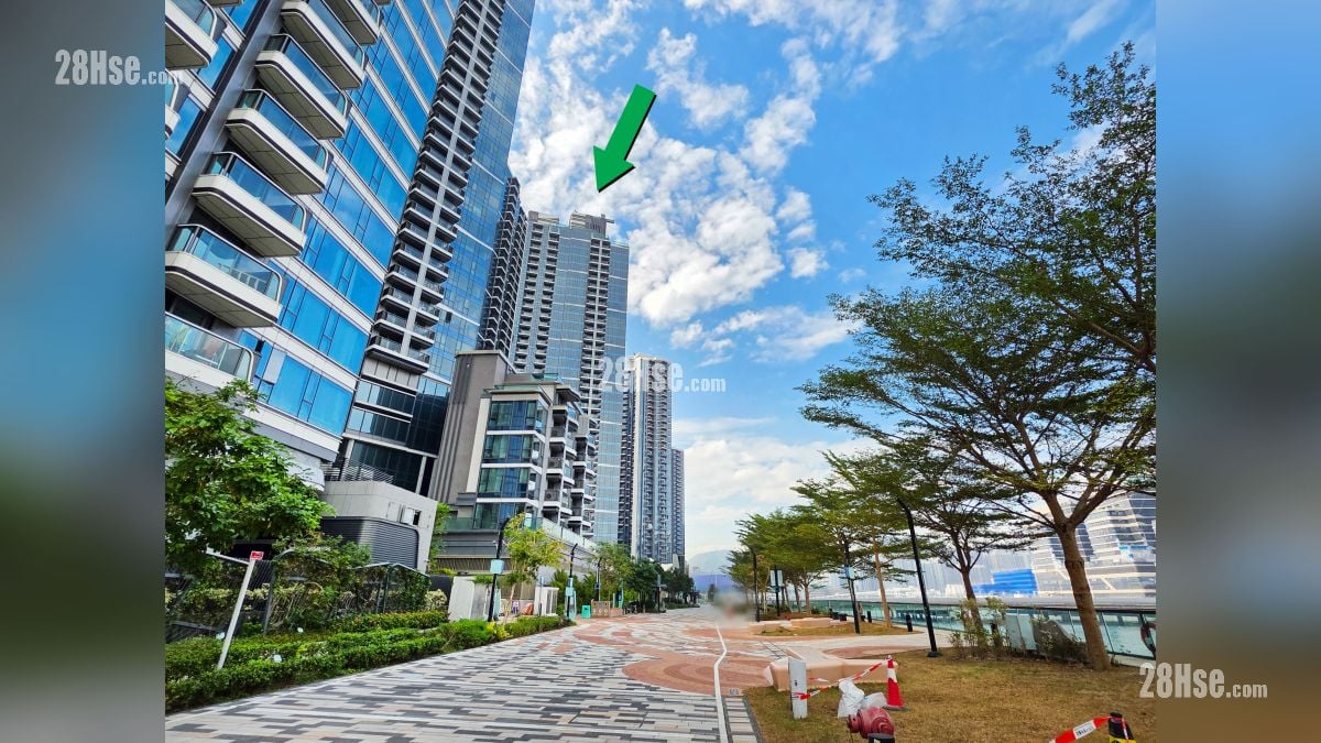 Double Coast III 屋苑设施环境 从启德海滨长廊观看项目 (绿色箭嘴部分) 