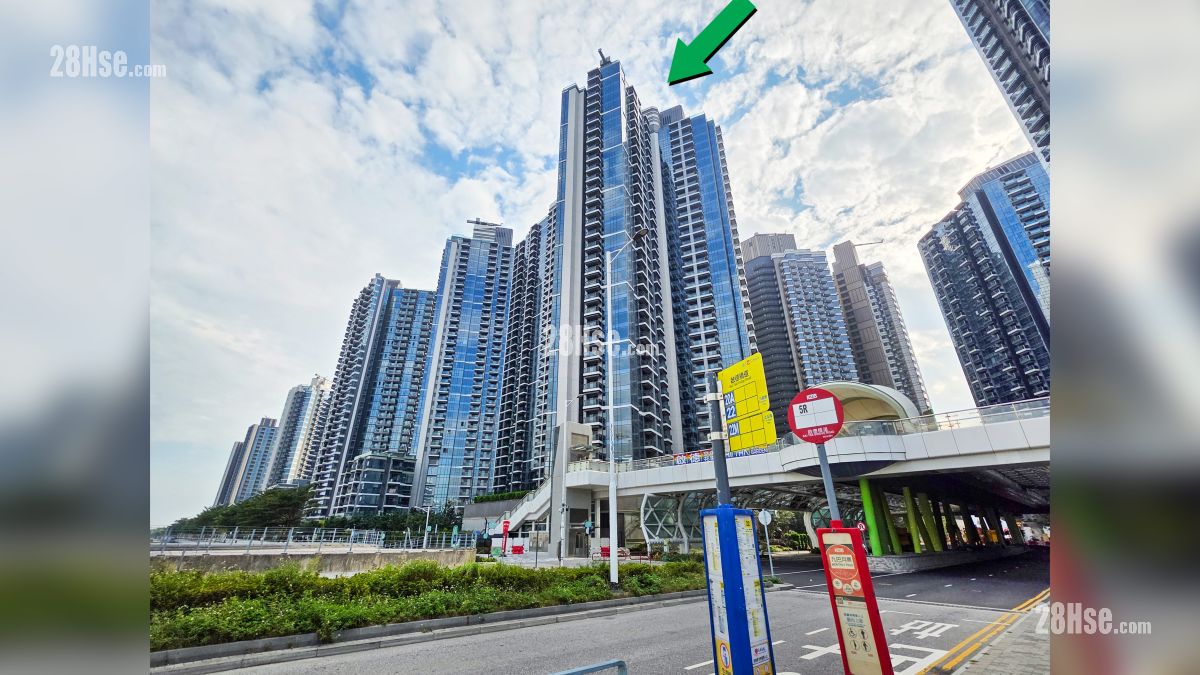 Double Coast III 交通配套 项目 (绿色箭嘴部分) 外的启德桥设有城巴巴士站 (20A,22,22M) , 九巴(5R)