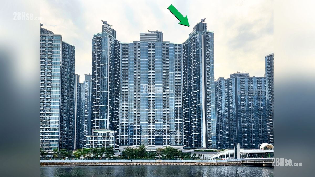 Double Coast III 主题大厦 项目 3 期位置 (从对岸的香港儿童医院观看)