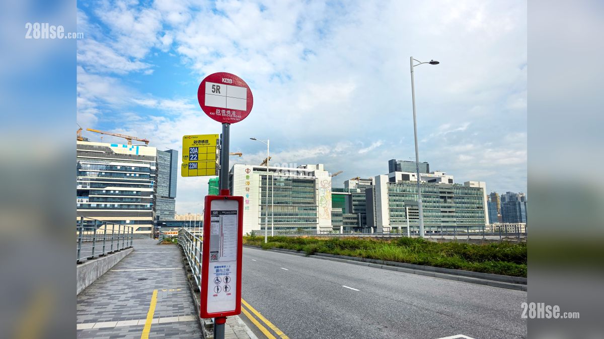 Double Coast III 交通配套 项目外的启德桥设有城巴巴士站 (20A,22,22M) , 九巴(5R)