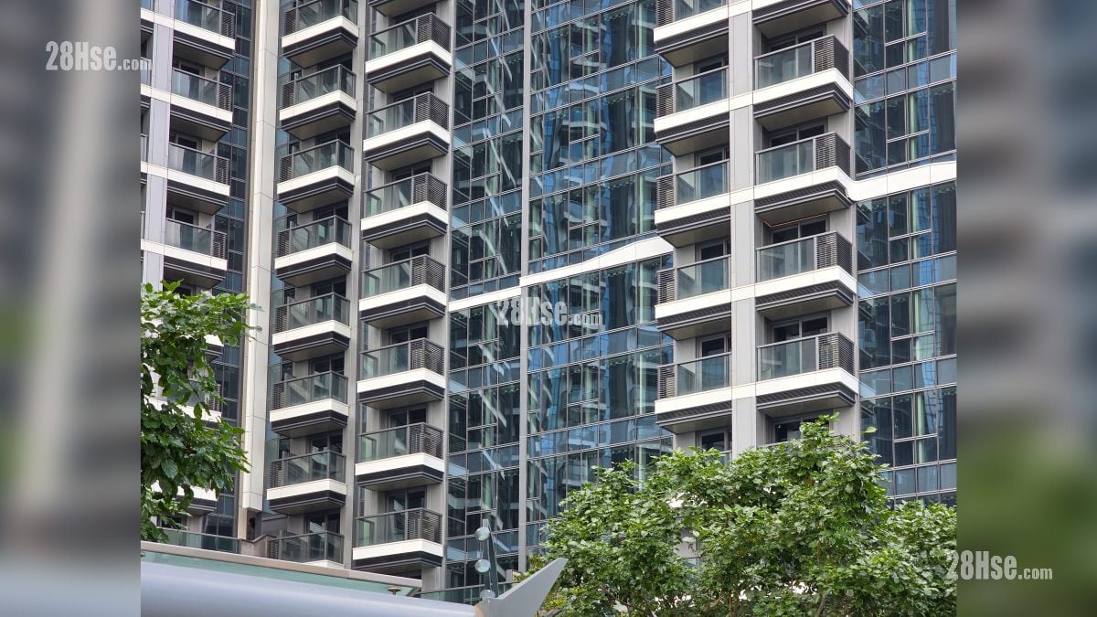 Double Coast III 主题大厦 项目低层部分 (从启德海滨长廊观看 )