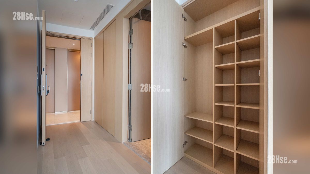 Double Coast III 示范单位 入口部份 (图左) , 入口部份设有收纳空间 (图左) 