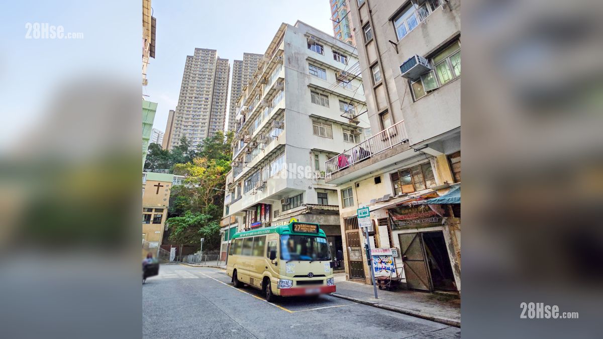 平瀾街設有專線小巴站