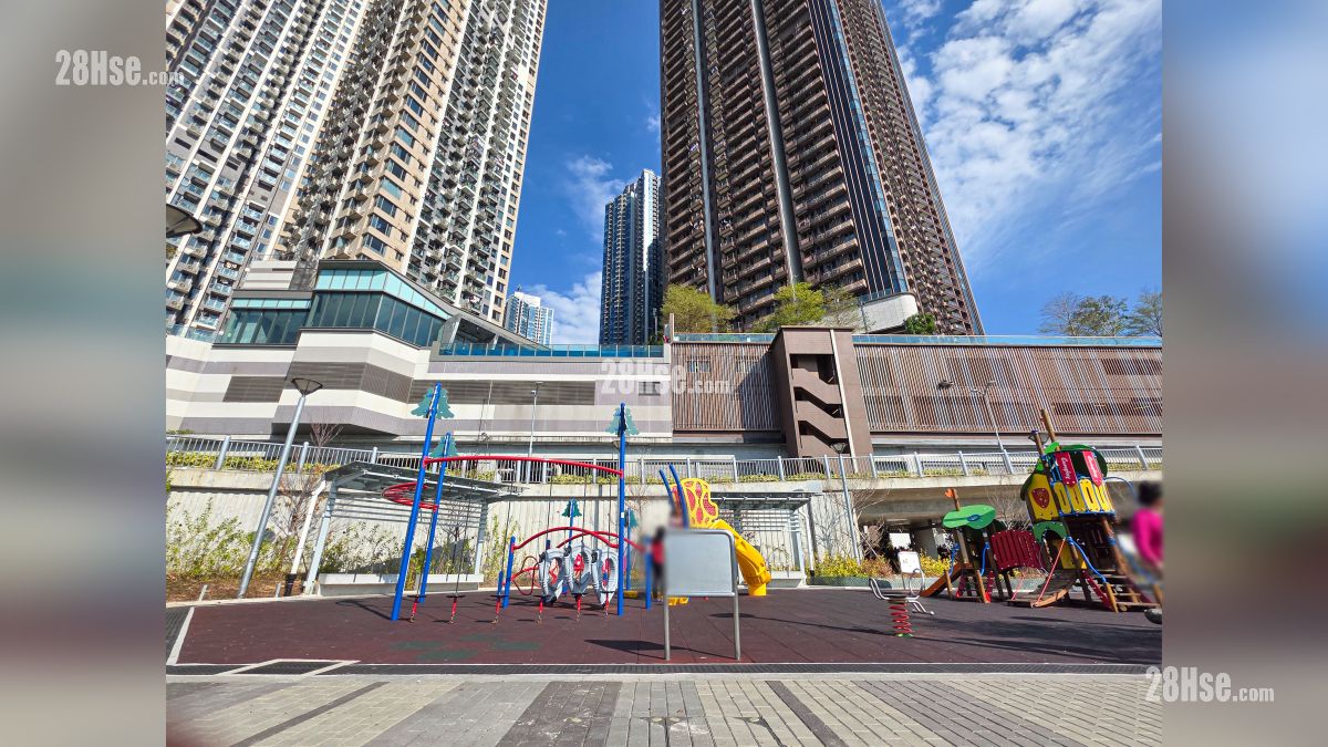 海瑅湾 II 附近设施 日出康城海滨长廊设有儿童游乐场