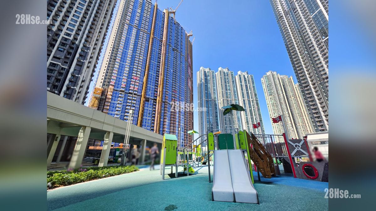 海瑅湾 II 附近设施 日出康城平台设有儿童游乐场