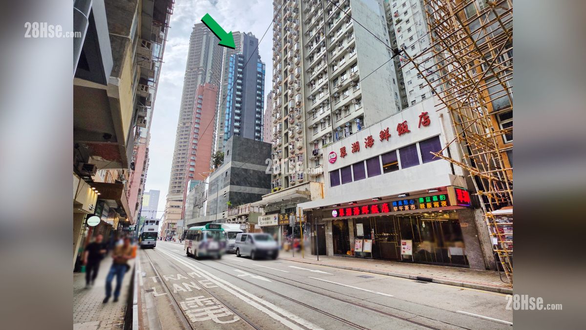 海嵎 鄰近商場或食肆 項目 (綠色箭嘴部分) 後方的吉席街設有食肆商舖, 超級市場