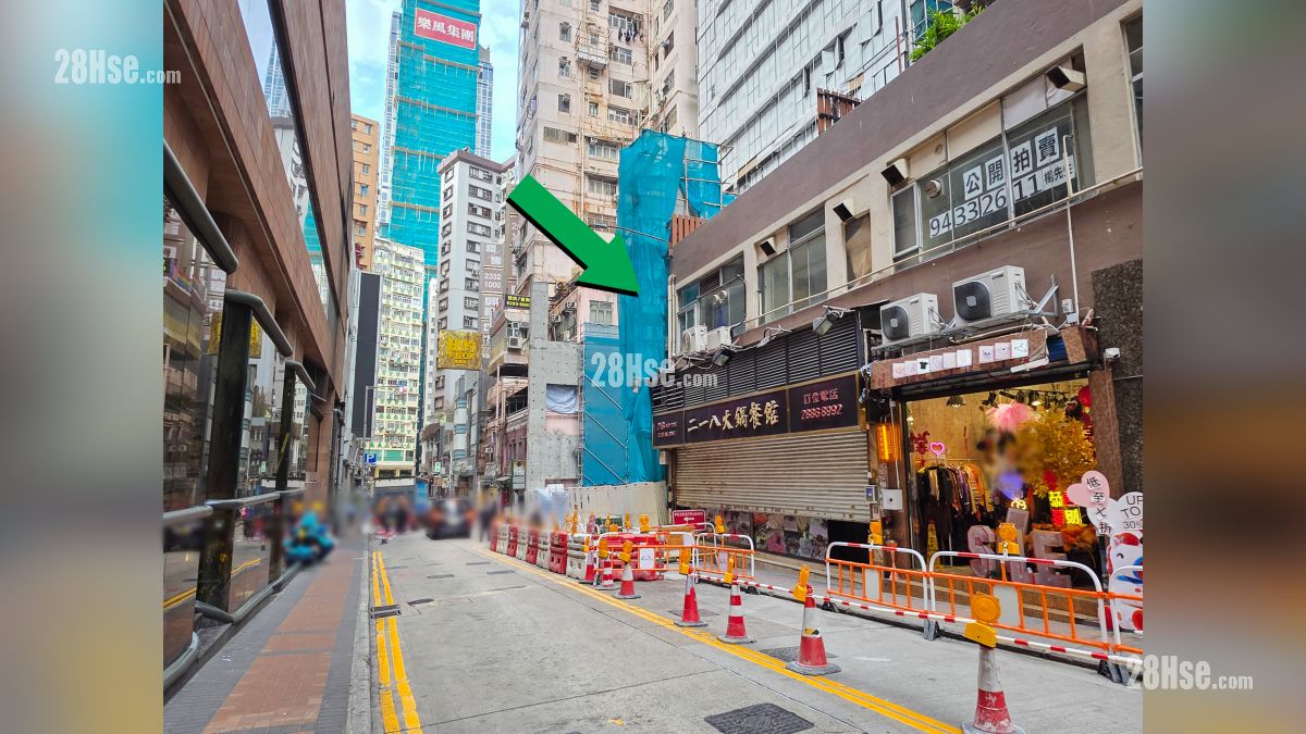 瑜意 屋苑設施環境 項目 (綠色箭嘴部分) 外的德興街, 人流較少