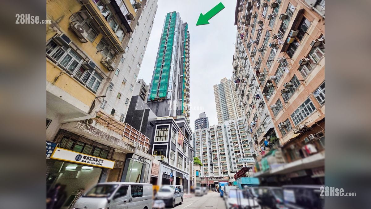 映居 周邊大廈 項目附近有較多舊式大廈 (橡樹街)