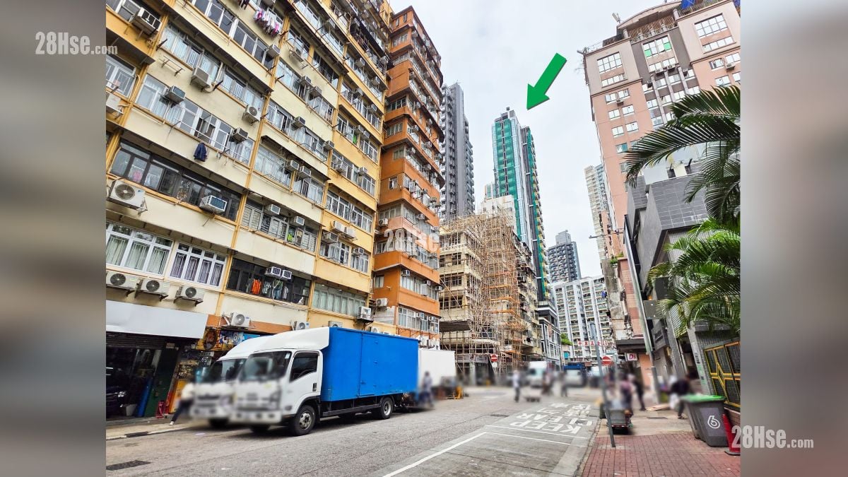 映居 附近街道 項目 (綠色箭嘴部分) 外的橡樹街 