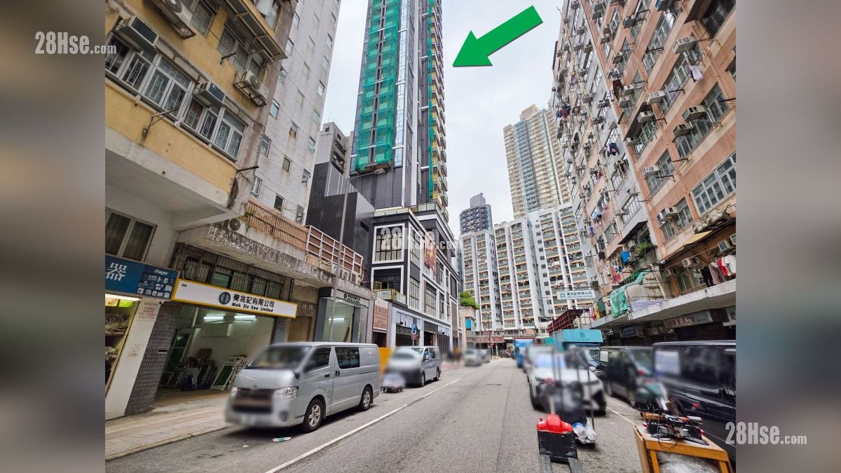 映居 屋苑設施環境 項目 (綠色箭嘴部分) 外的橡樹街 