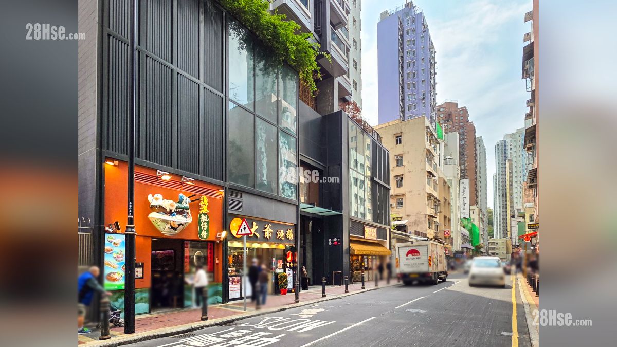 璟南 邻近商场或食肆 鸭脷洲大街一带设有各式食肆商铺 (近利东港铁站 A 出口 ), 距离项目约 900 米