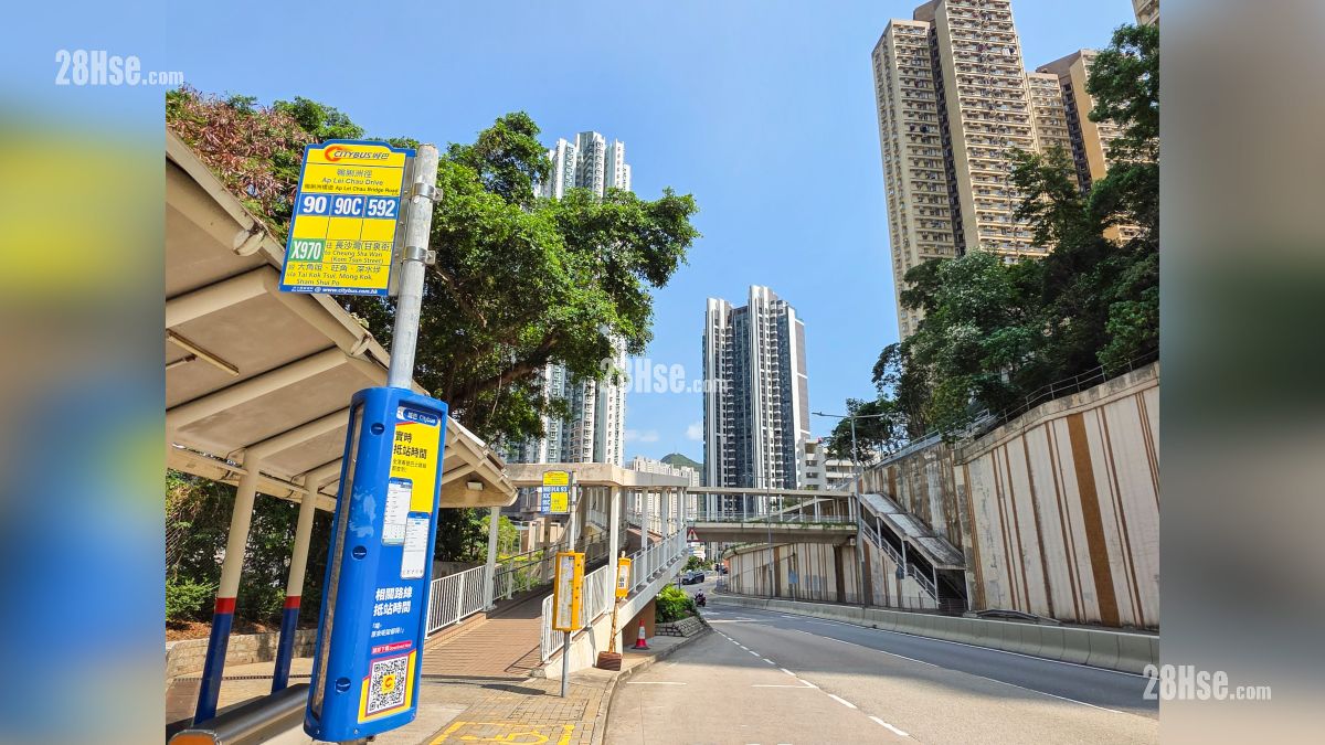璟南 交通配套 鸭脷洲桥道设有城巴巴士站