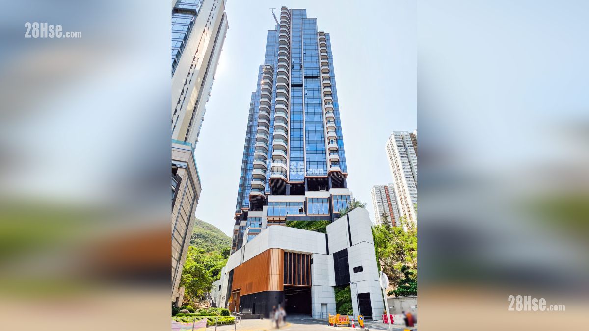 璟南 主题大厦 Vele 璟南位于鸭脷洲海旁道18号，由大昌发展，设有1座，提供38伙，实用面积介乎1,598至3,523平方尺，间隔为4房。