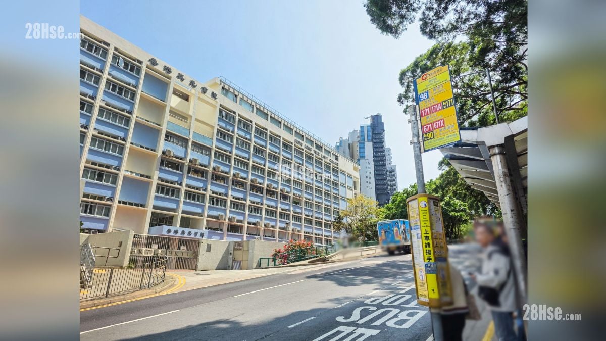 璟南 交通配套 利东邨道近香港真光书院设有城巴巴士站 (98,171,171A, N171,671,671X,N90)