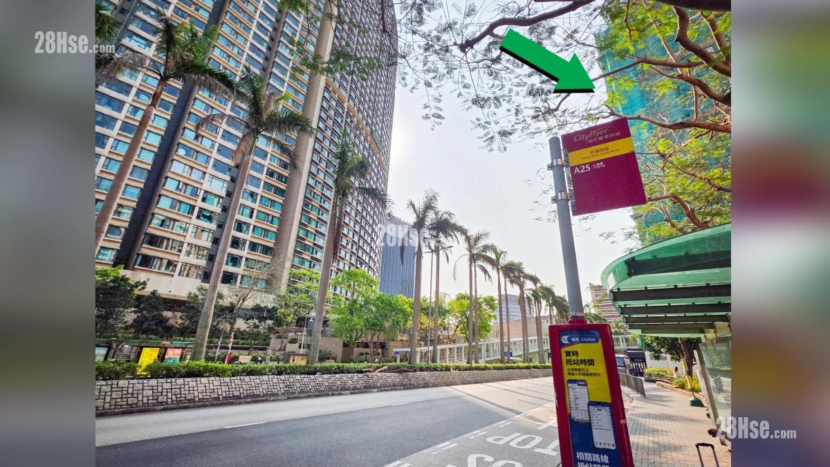 首匯 交通配套 項目 (綠色箭嘴部分) 外的紅磡南道設有城巴巴士站 (A25)