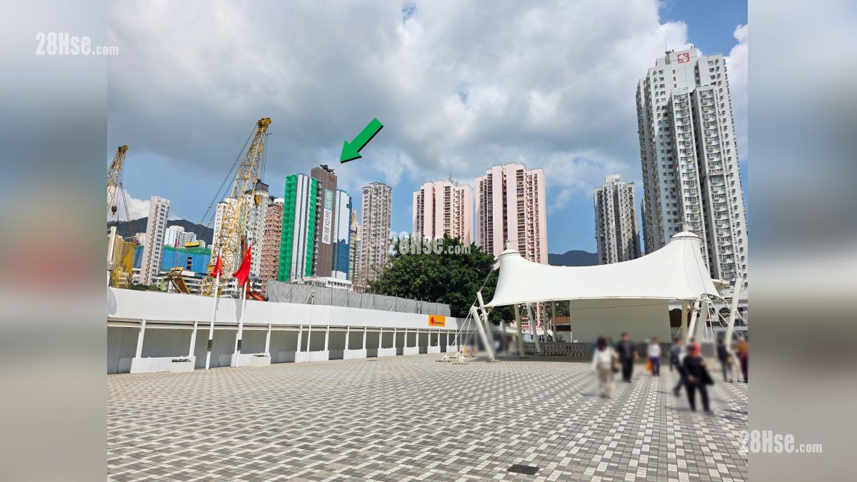 荟淳 附近街道 从黄大仙广场可看到项目 (绿色箭嘴部分)