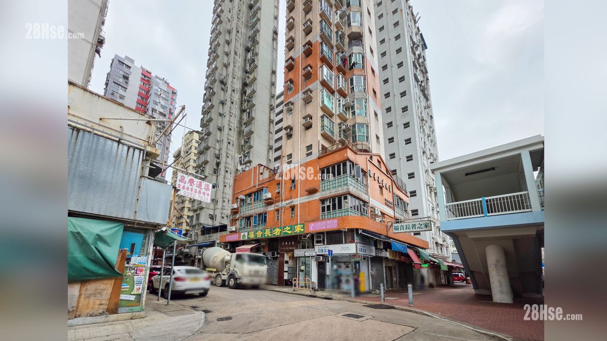 原舍 屋苑設施環境 項目外的德昌里, 左方可到達項目位置