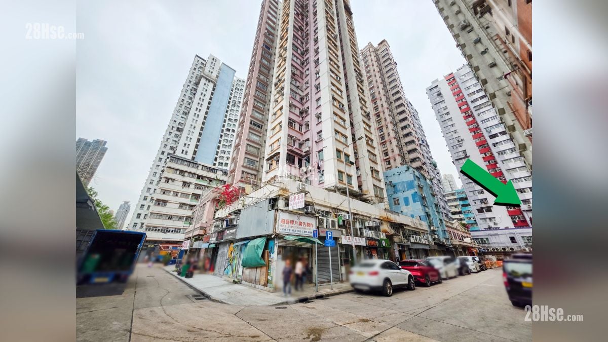 原舍 周邊大廈 德昌里一帶有較多單幢式大廈, 項目位於綠色箭嘴部分