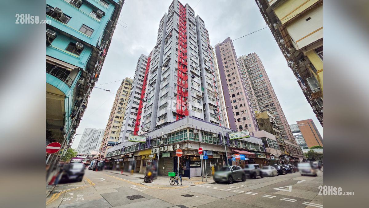 原舍 附近街道 碧街與廣東道交界, 項目位於大廈後方