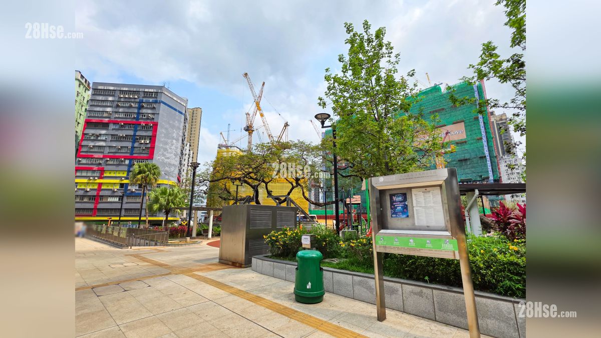 首岸 第一期 附近设施 马头围道/ 土瓜湾道花园, 近土瓜湾港铁站