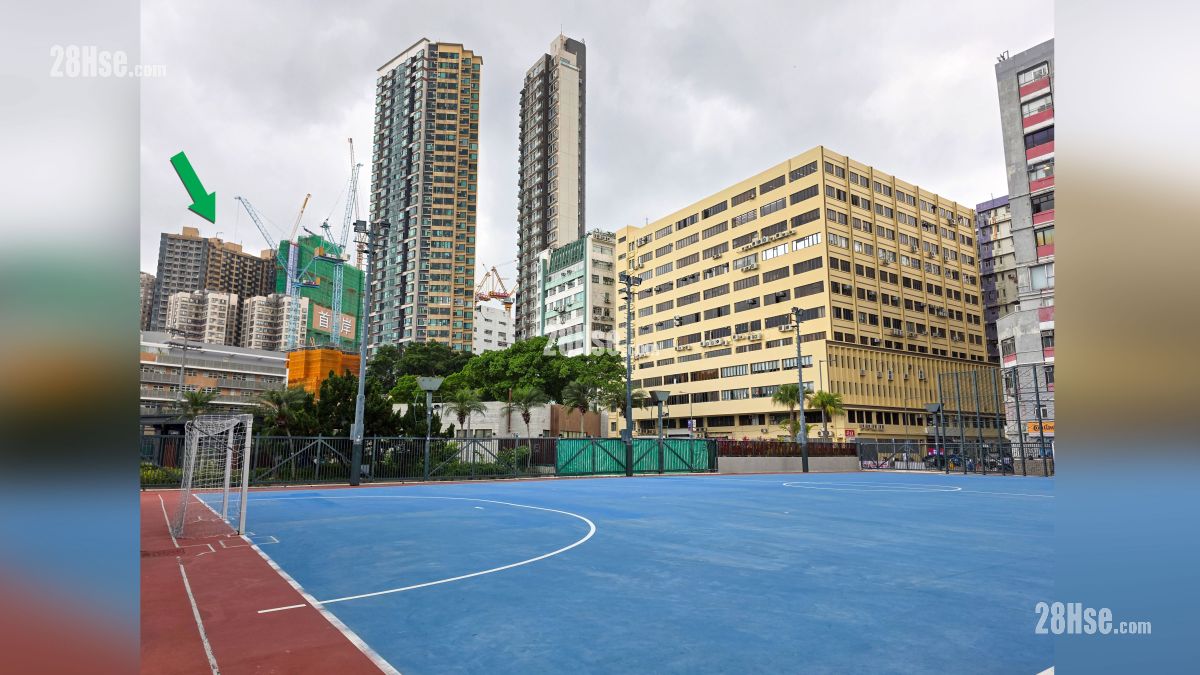 首岸 第三期 附近設施 海心公園一帶設有足球場 (項目位於綠色箭嘴部分)