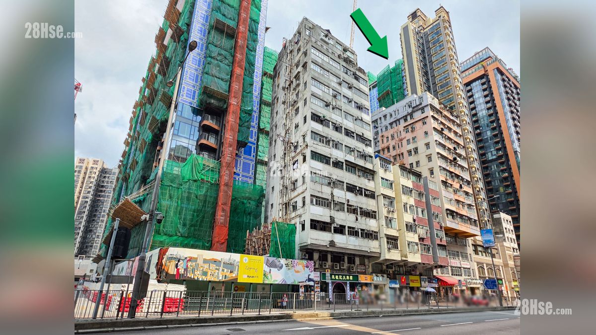 首岸 第三期 周邊大廈 馬頭圍道一帶有舊式大廈, 項目位於綠色箭嘴部分