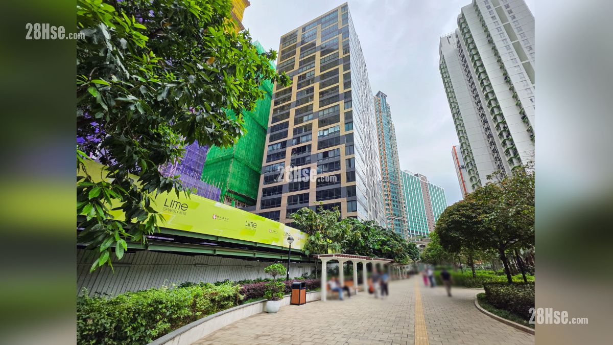 形瑨 周邊大廈 項目鄰近商業大廈, 尚翠苑 (圖片右方)