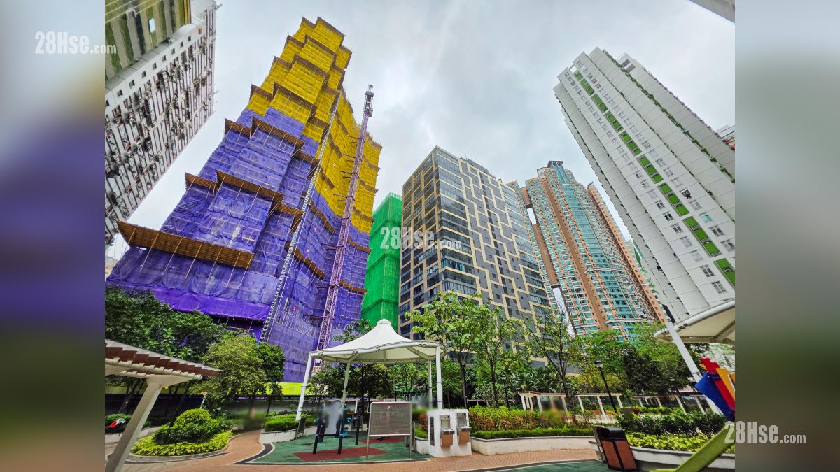 形瑨 周邊大廈 項目附近有工廠大廈, 商業大廈, 尚翠苑 (圖片右方)