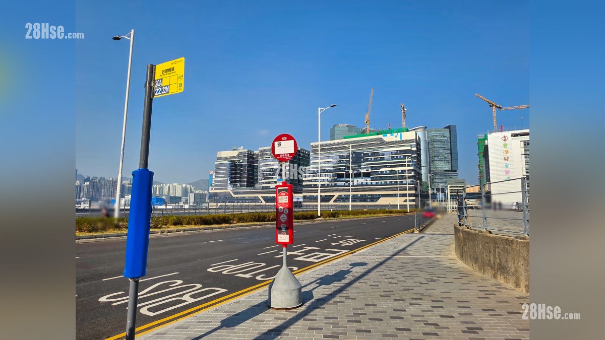 天玺海 2B期 交通配套 启德桥道有巴士站, 九巴(5R), 城巴(20A,22,,22M)